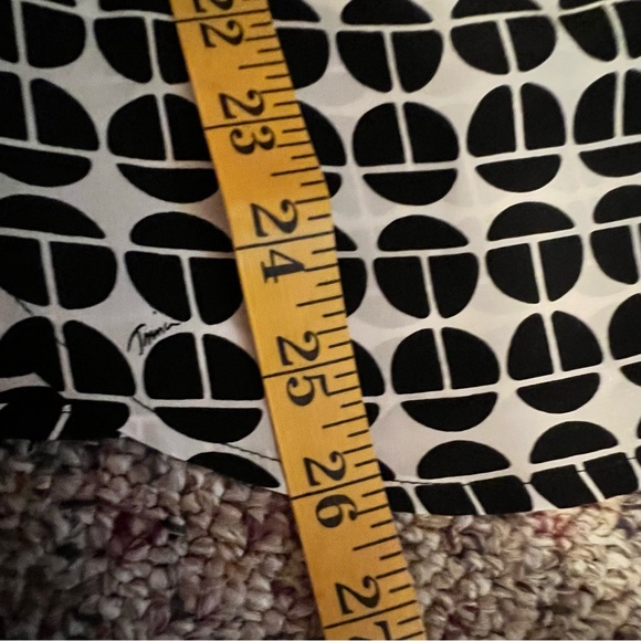 Trina Turk Cream Silk Blouse with Black and Green - Picture 10 of 11